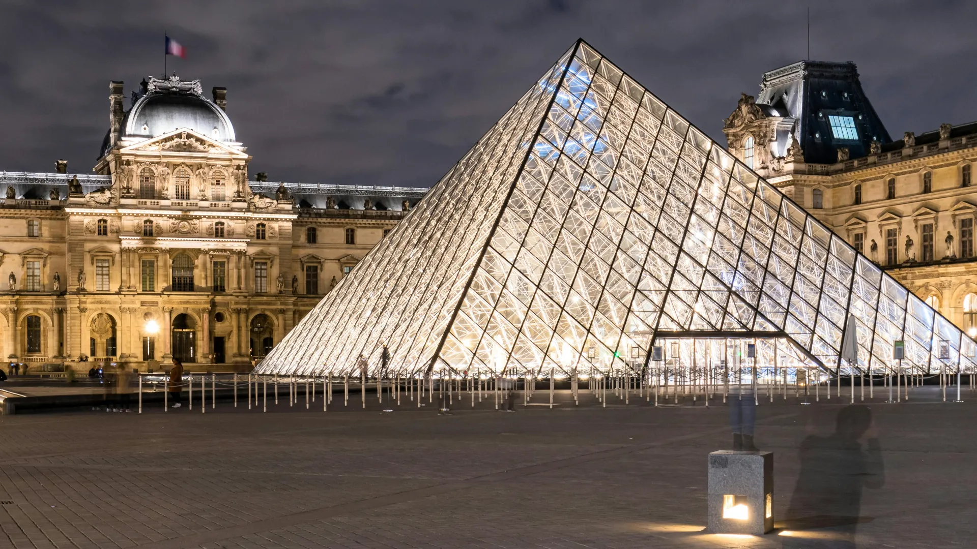 Explore Iconic Masterpieces And Art Treasures With A Professional Guide At The Louvre Museum